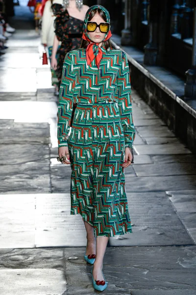 Look 32